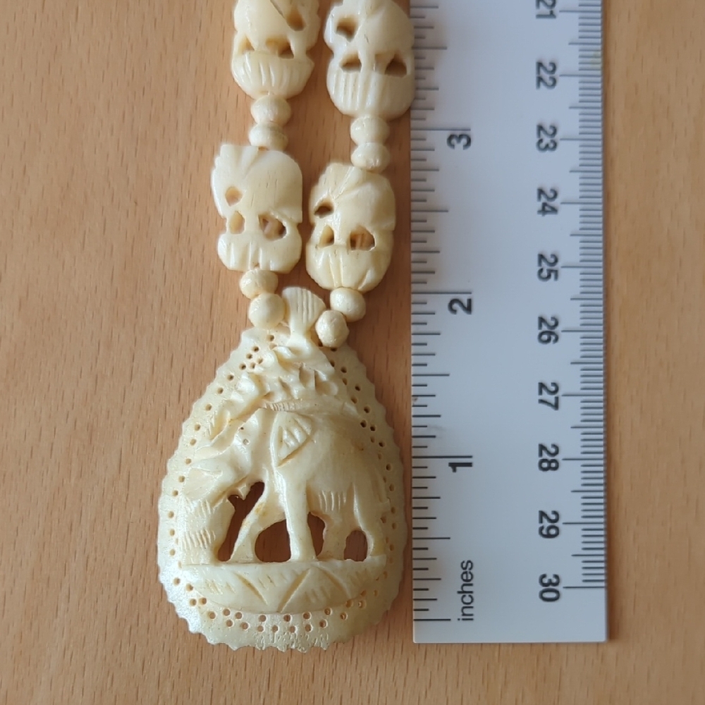 Vintage Cream Carved Bone Elephant Necklace - Picture 5 of 6